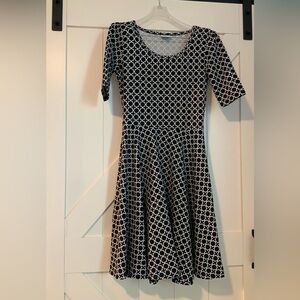 LulaRoe Nicole Dress - Size Med - Like New